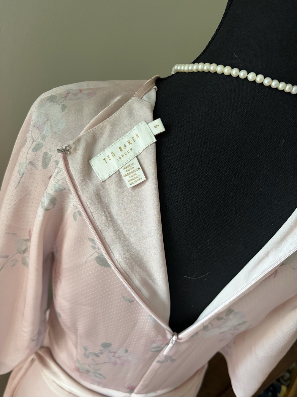 Ted Baker Pink Floral Cape Sleeve Maxi Dress – Size 1 - Picture 4 of 7